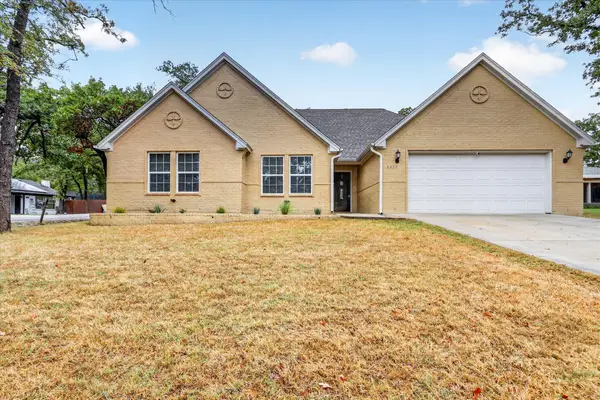1612 Tanglewood Drive, Azle, TX 76020