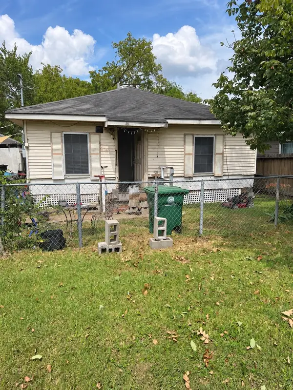 7217 Cowart Street, Houston, TX 77020