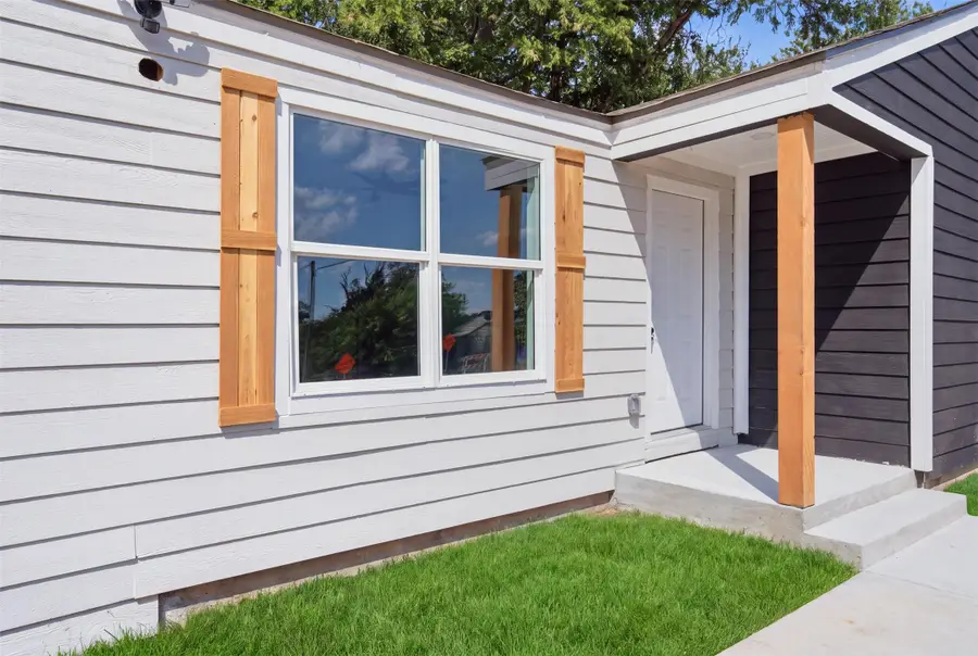 905 E Shaw Street, Fort Worth, TX 76110 - #3