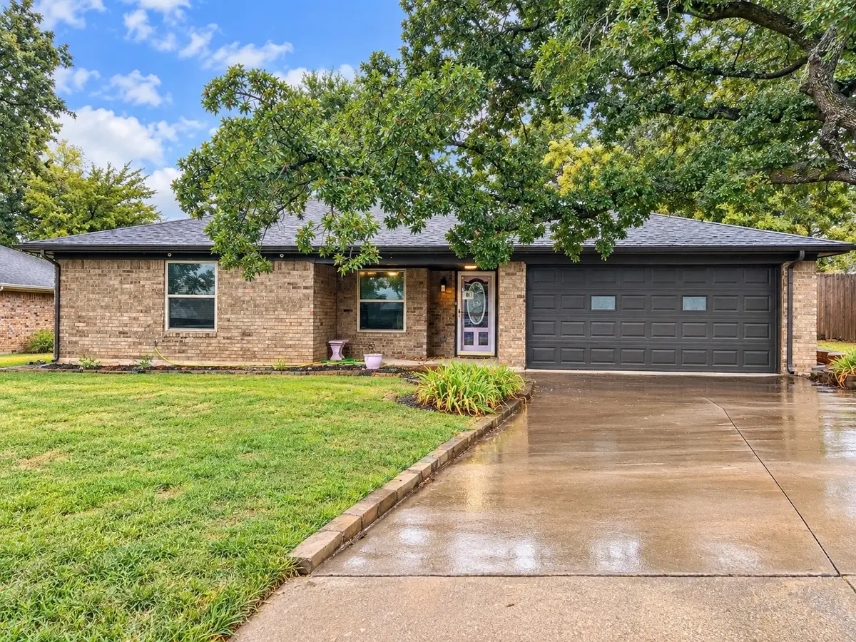 612 State Street, Weatherford, TX 76086 - #1