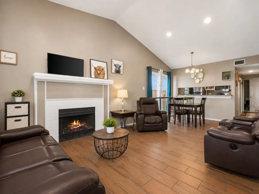 10319 Waterbury Drive, Dallas, TX 75217 - #2