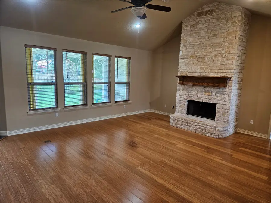 103 Heritage Place, Glen Rose, TX 76043 - #2