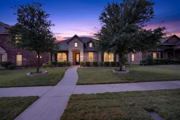 108 Crystal Creek Drive, Red Oak, TX 75154