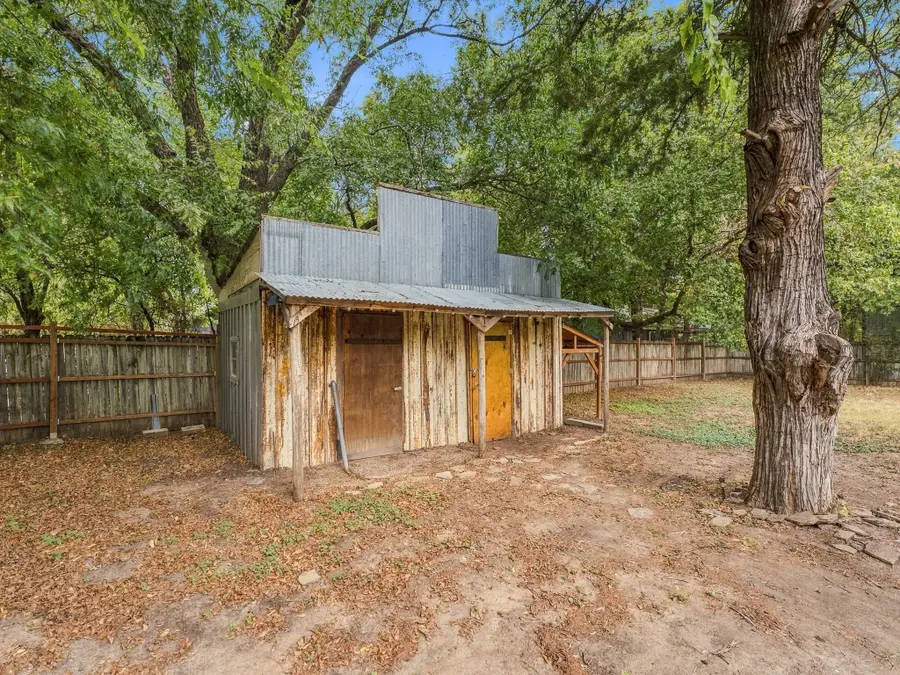 207 N Oneil Street, Alvord, TX 76225 - #2