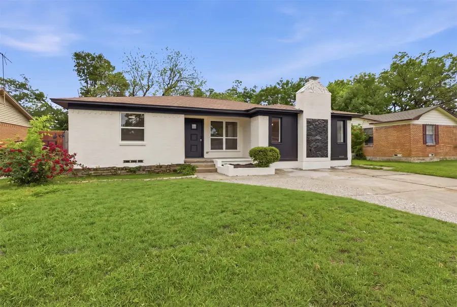 1112 Noble Avenue, Carrollton, TX 75006 - #2