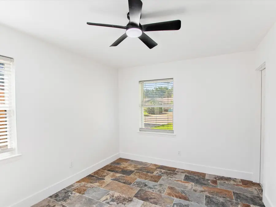 1213 Fairmont Street, Irving, TX 75062 - #2