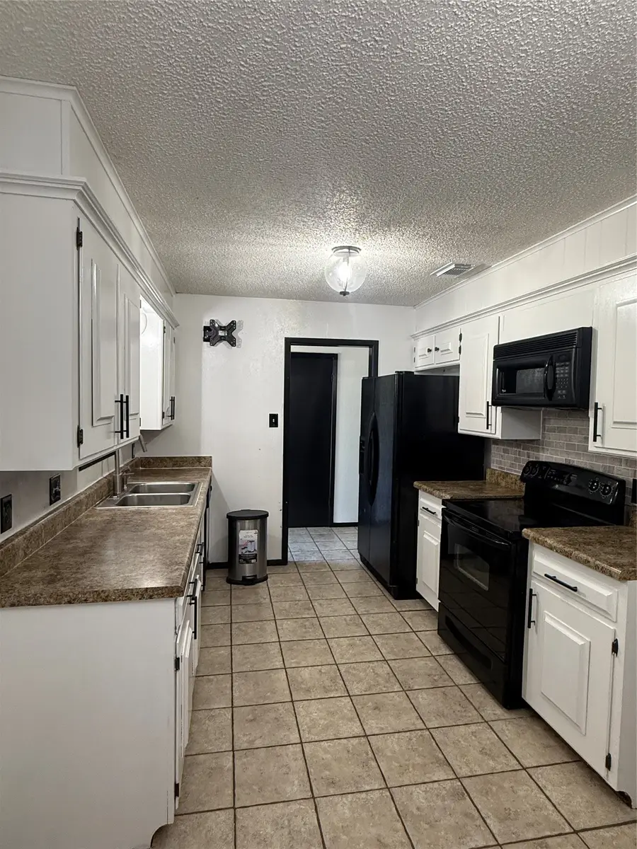 313 Linda Drive, Burleson, TX 76028 - #2
