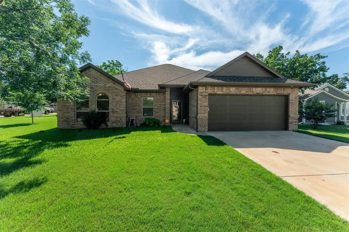 322 S S. Bowie Drive, Weatherford, TX 76086 - #1