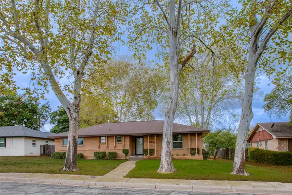 6945 Clearglen Drive, Dallas, TX 75232