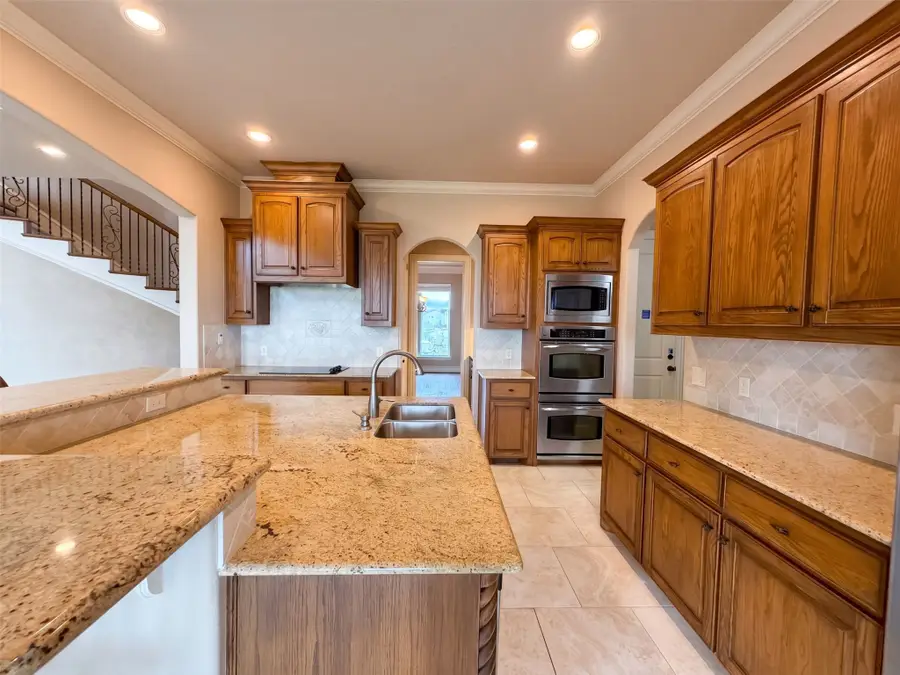 1119 Mallard Pointe Drive, Grand Prairie, TX 75104 - #2
