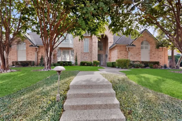 4536 Briar Oaks Circle, Dallas, TX 75287