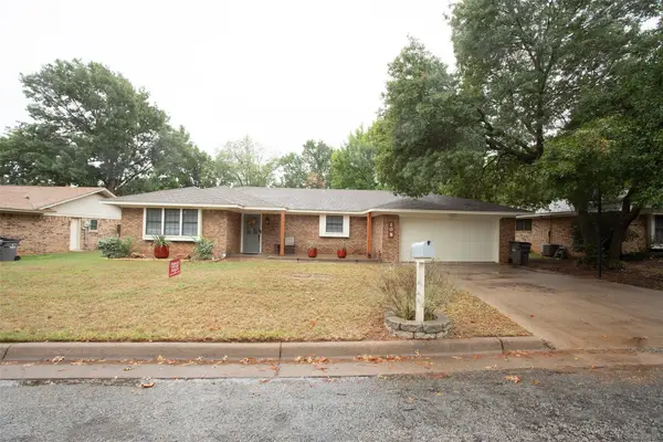 108 Chaparral Drive, Graham, TX 76450