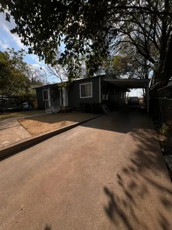 3515 Clinton Avenue, Fort Worth, TX 76106