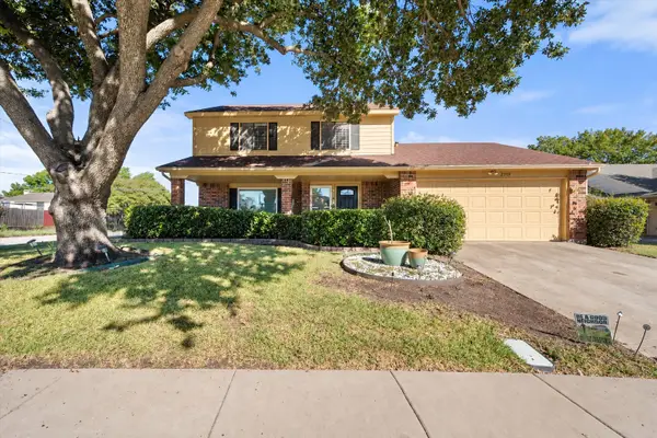 2215 Villanova Street, Arlington, TX 76018