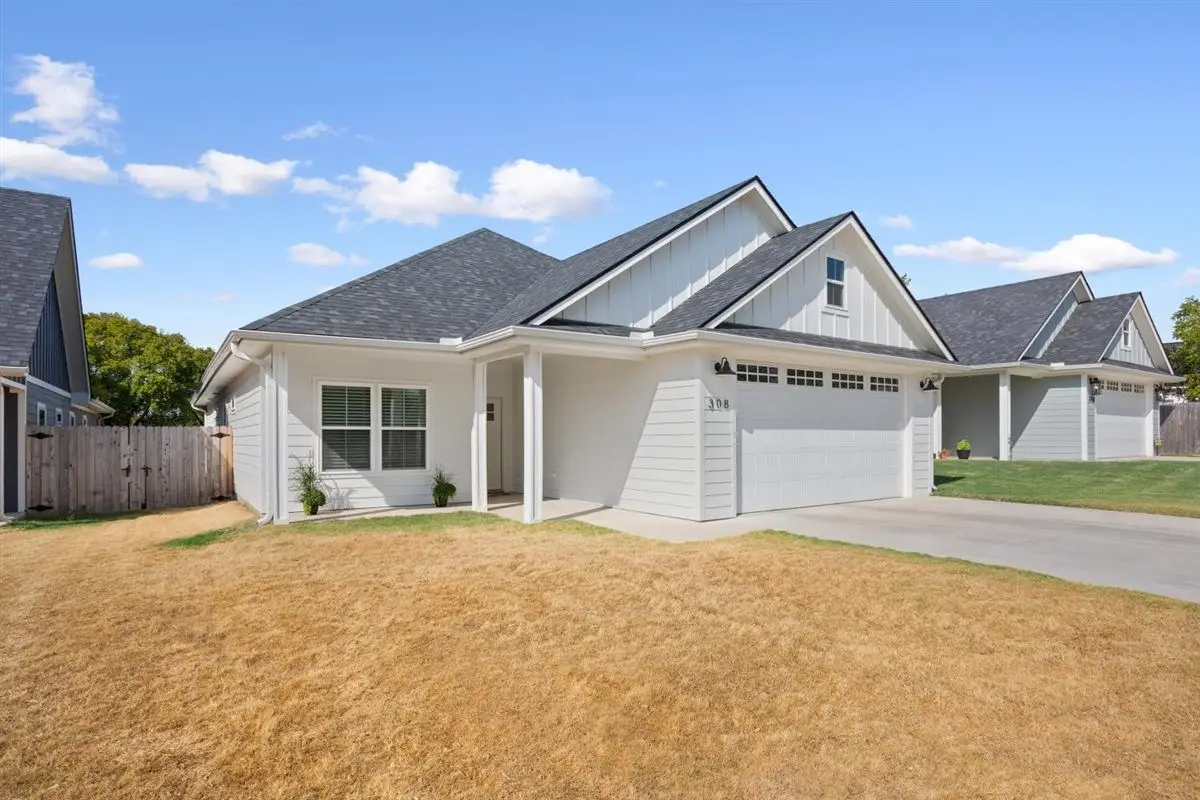 308 N Main Street, McGregor, TX 76657 - #1