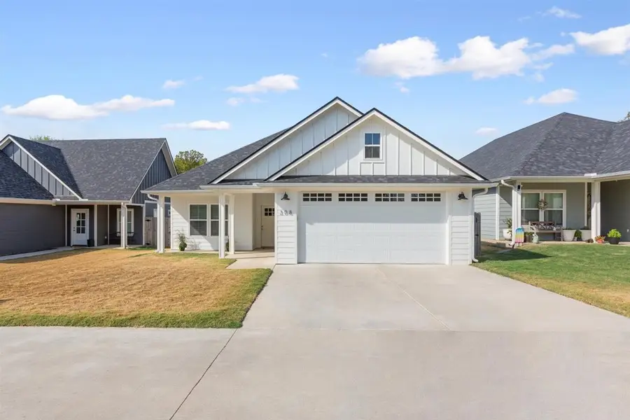 308 N Main Street, McGregor, TX 76657 - #2