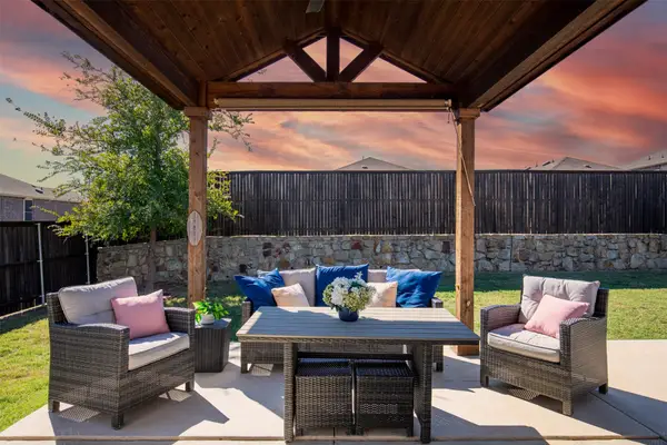 1340 Vernon Drive, Aubrey, TX 76227