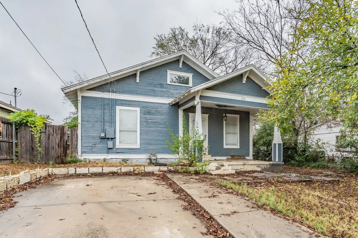 212 N Ruddell Street, Denton, TX 76205 - #1
