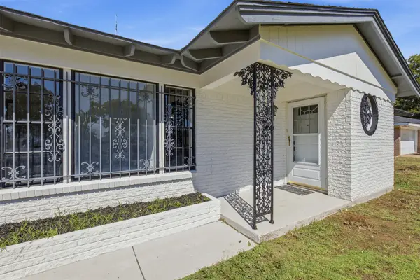 2313 Clearview Drive, Fort Worth, TX 76119