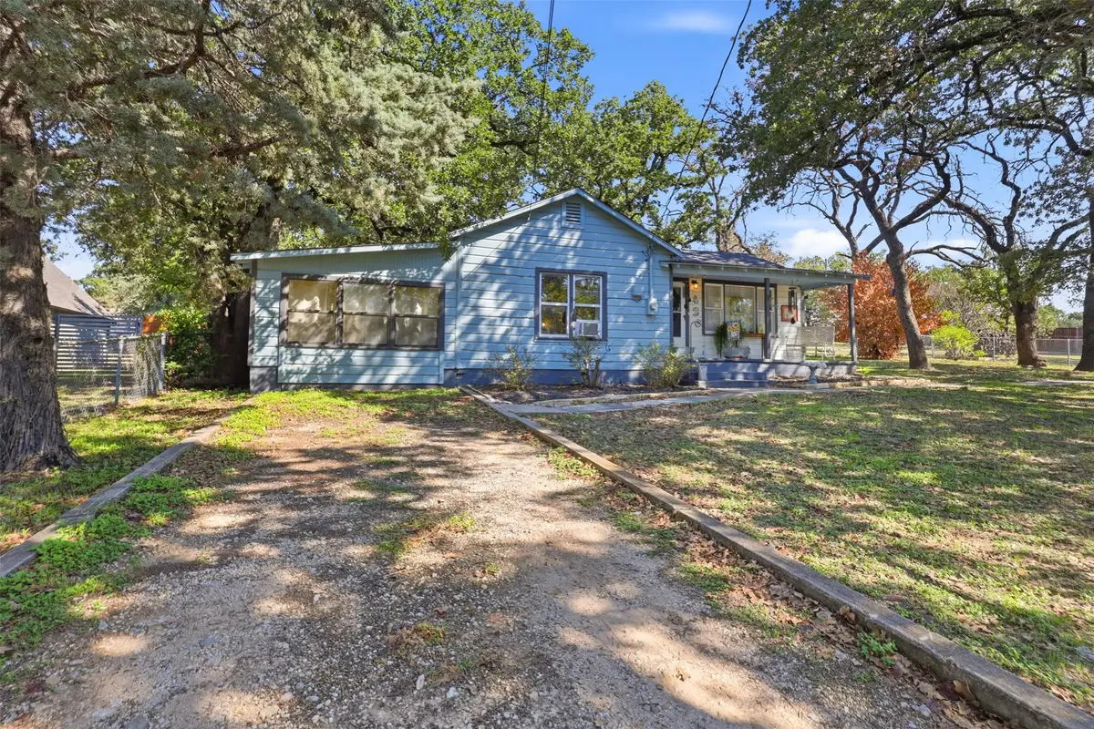 425 Dunaway Lane, Azle, TX 76020 - #1