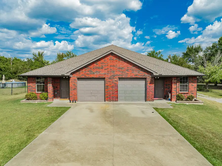 26 Duplex Portfolio, Commerce, TX 75428 - #3