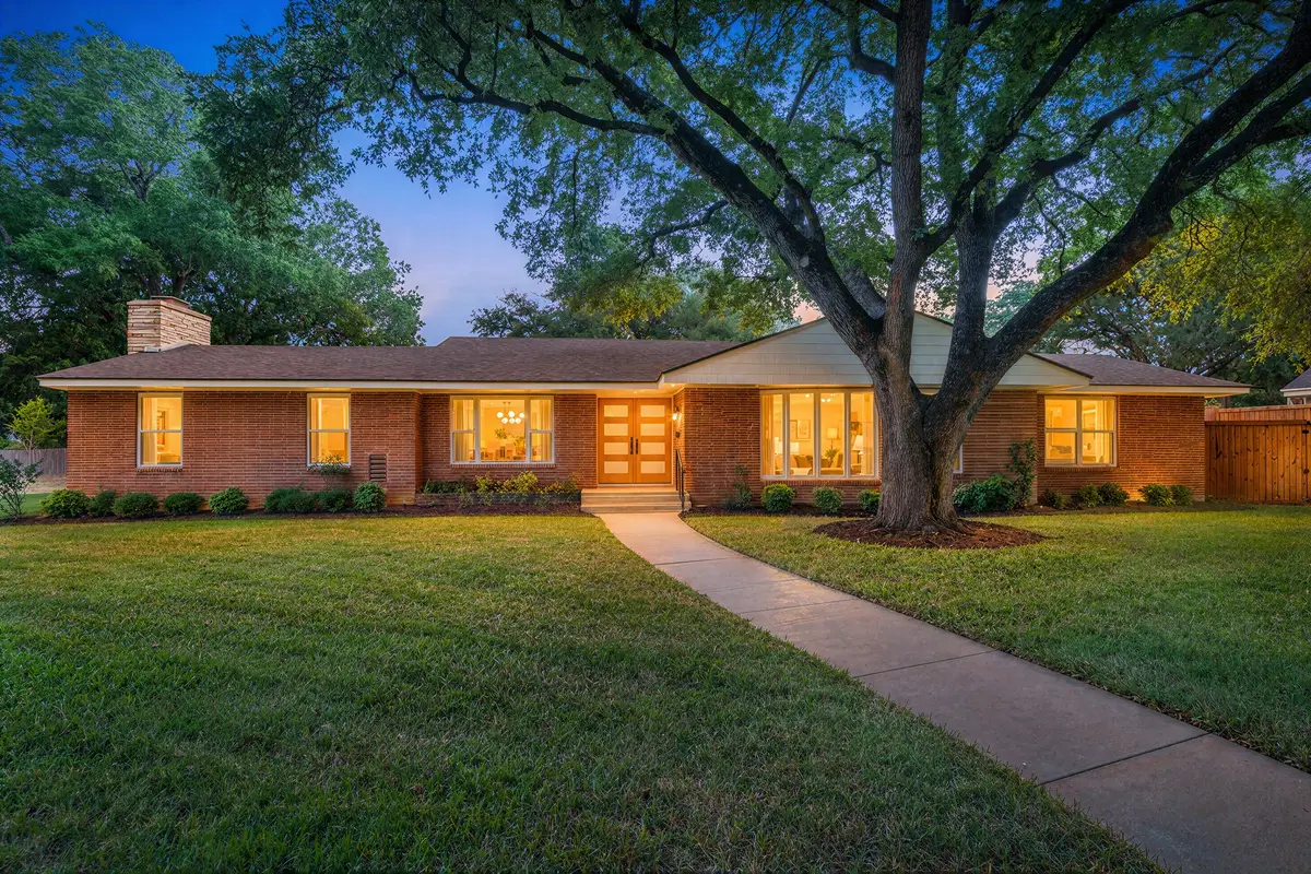 2625 Old Oaks Drive, Waco, TX 76710 - #1