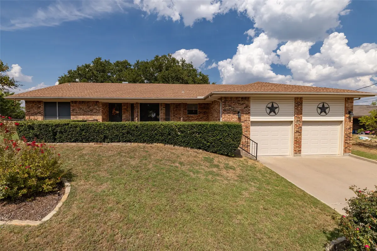 304 Lakeview Drive, Runaway Bay, TX 76426 - #1