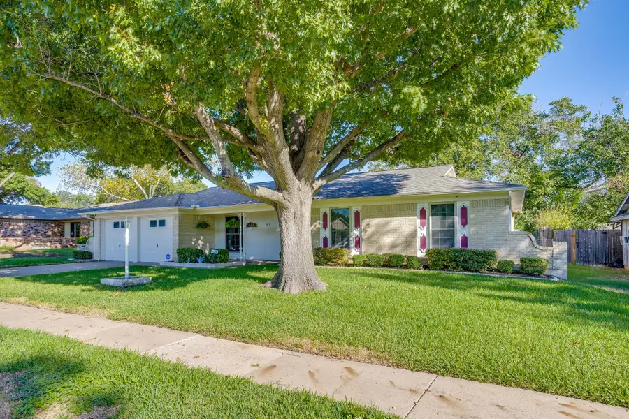 1512 Lamplighter Lane, Edgecliff Village, TX 76134 - #3