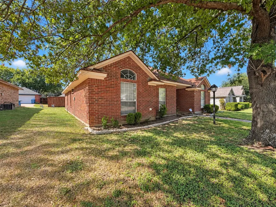 725 Andalusia Trail, Desoto, TX 75115 - #2