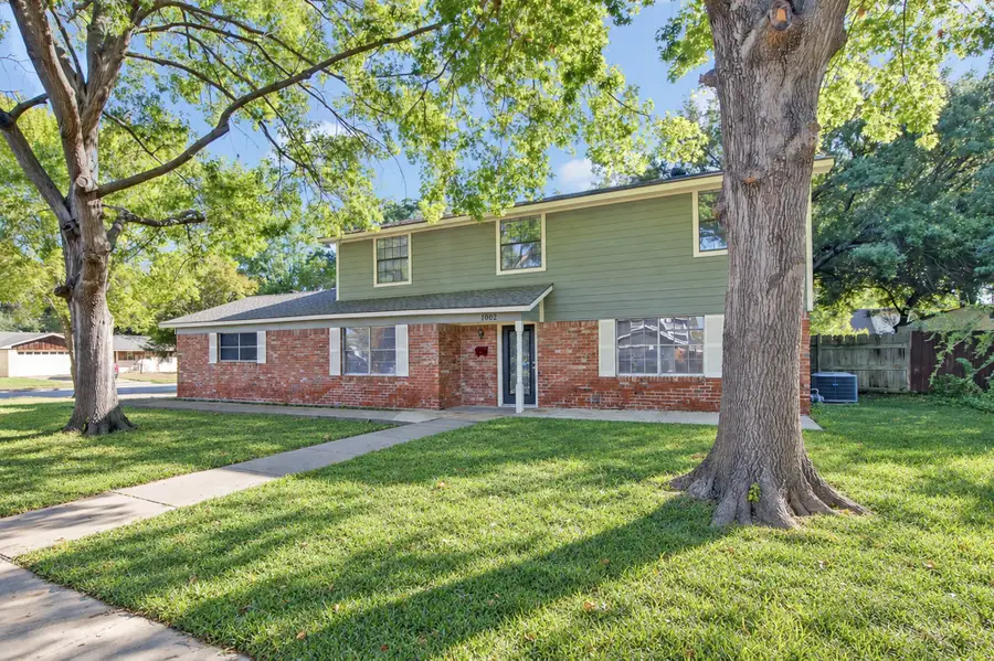 1002 Hickory Street, Irving, TX 75060 - #2
