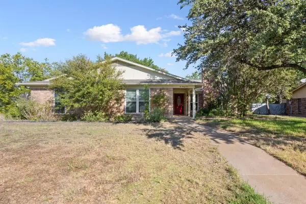 231 Del Rio Drive, Hewitt, TX 76643