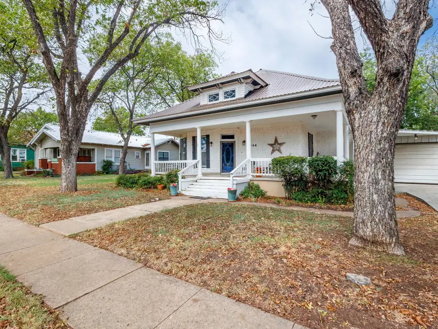 714 W College Avenue, Coleman, TX 76834 - #3