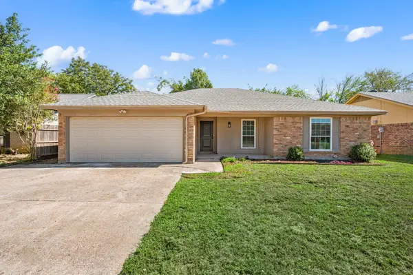 7512 Clover Lane, Watauga, TX 76148