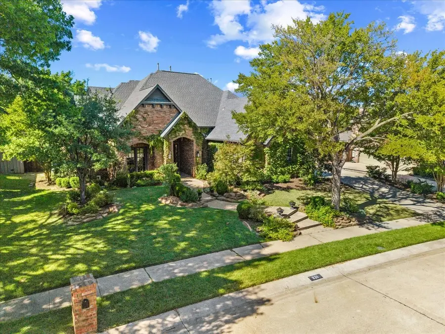 830 Parkwood Court, McKinney, TX 75072 - #2