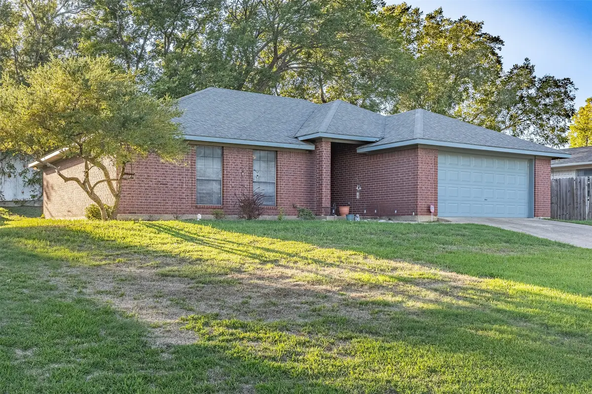 305 Ross Avenue, Denison, TX 75020 - #1
