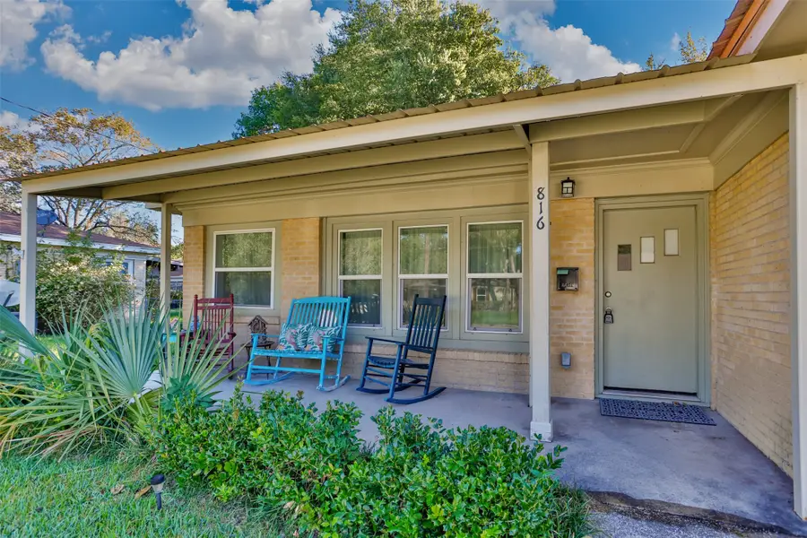 816 S Dixon Street, Gainesville, TX 76240 - #3