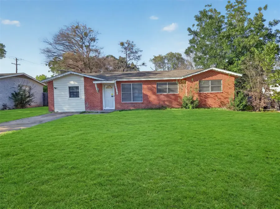 1005 Altamont Drive, Fort Worth, TX 76106 - #2