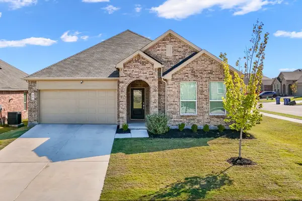 318 Sedalia Trail, Justin, TX 76247