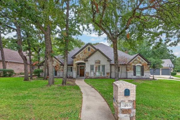 2016 Spinnaker Lane, Azle, TX 76020