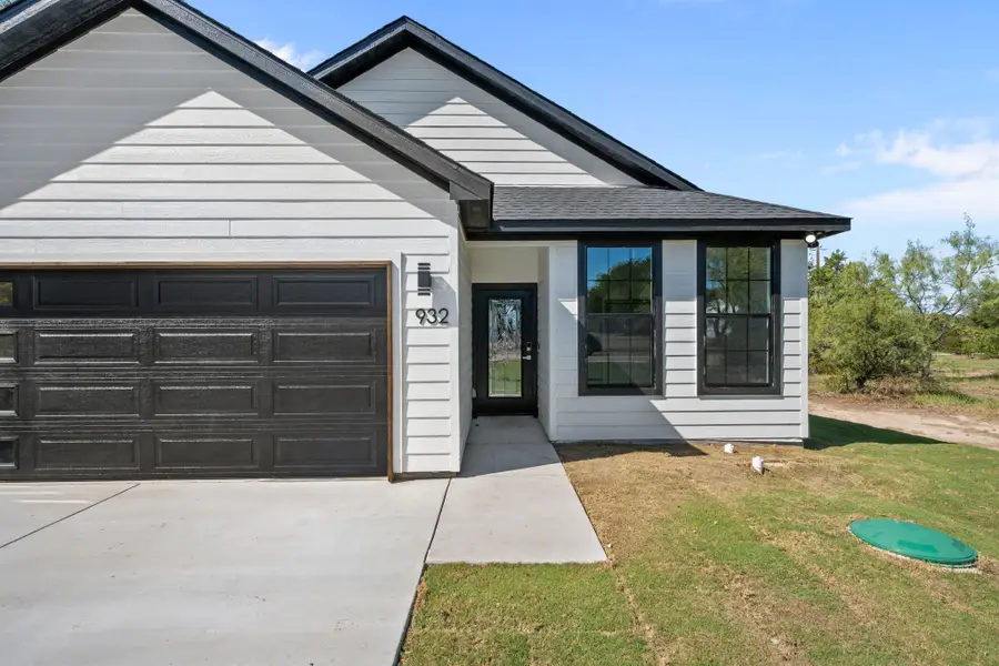 932 Bosque River Drive, Granbury, TX 76048 - #3
