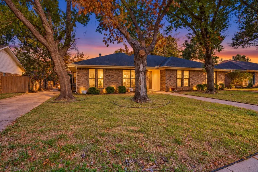 2403 Radcliffe Drive, Arlington, TX 76012 - #2