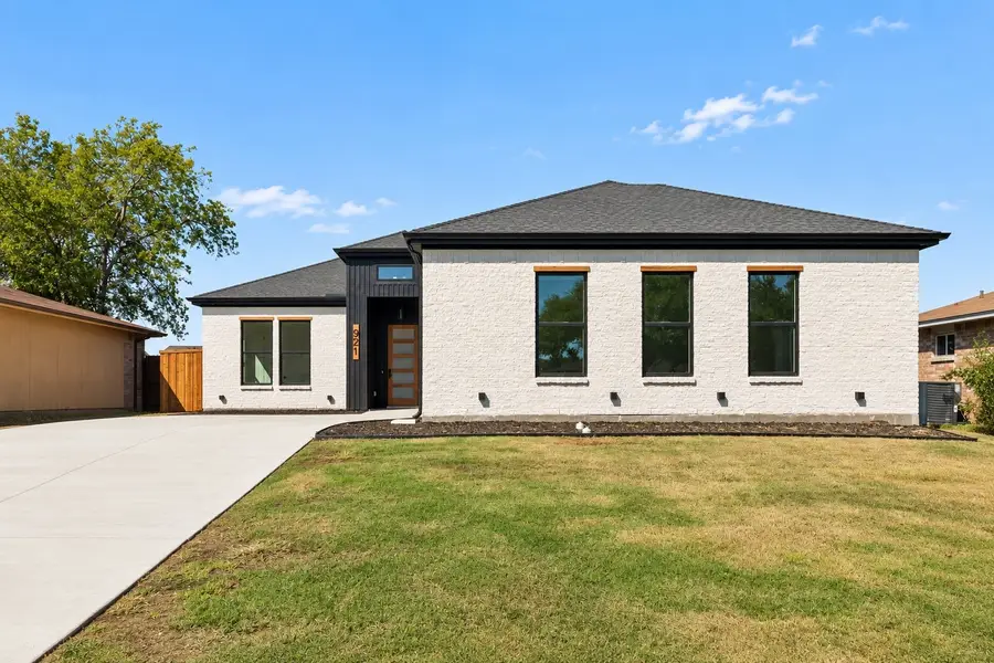 921 Woodcrest Drive, Lancaster, TX 75134 - #2