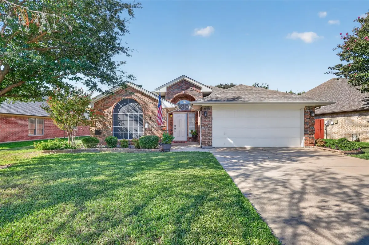 333 Carriage Lane, Saginaw, TX 76179 - #1