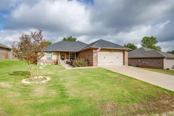 2204 Snake River Drive, Granbury, TX 76048