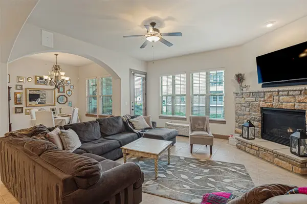 610 Via Ravello #212, Irving, TX 75039