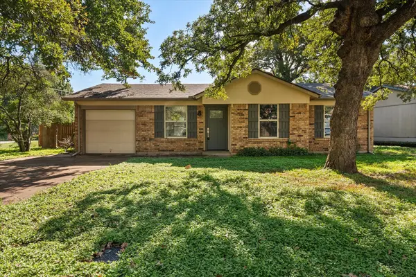 5701 Guildwood Drive, Arlington, TX 76017