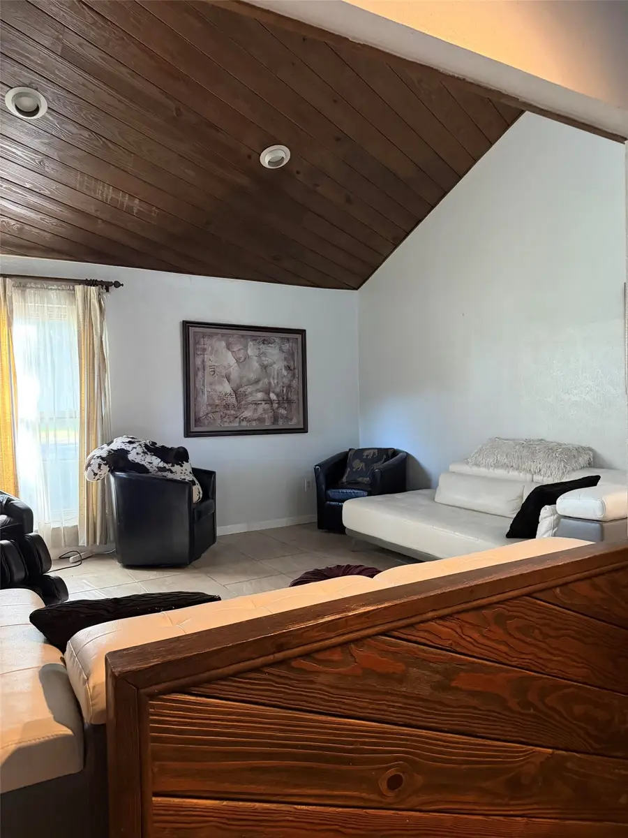 3626 Lake Pontchartrain Drive, Arlington, TX 76016 - #2
