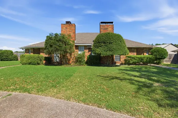 119 Larchbrook Drive, DeSoto, TX 75115