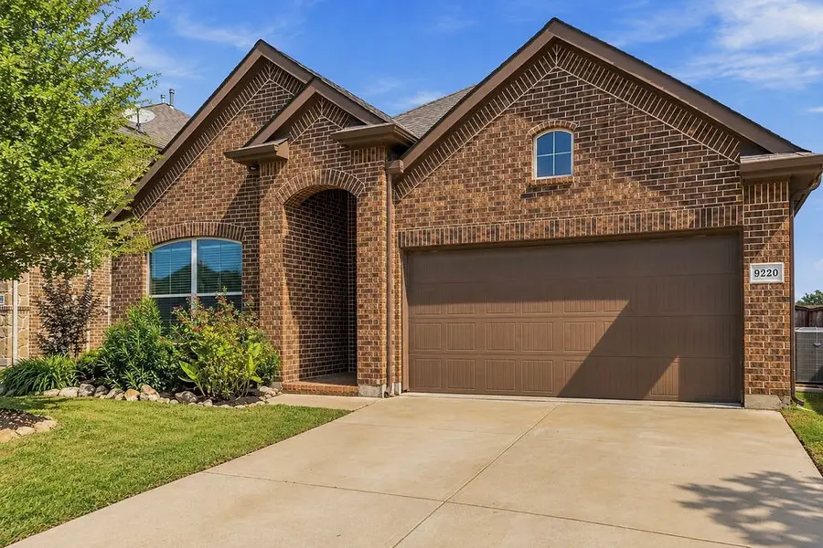9220 Bronze Meadow Drive, Fort Worth, TX 76131 - #2