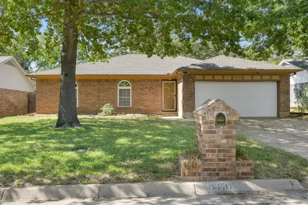 6410 Willow Springs Drive, Arlington, TX 76001